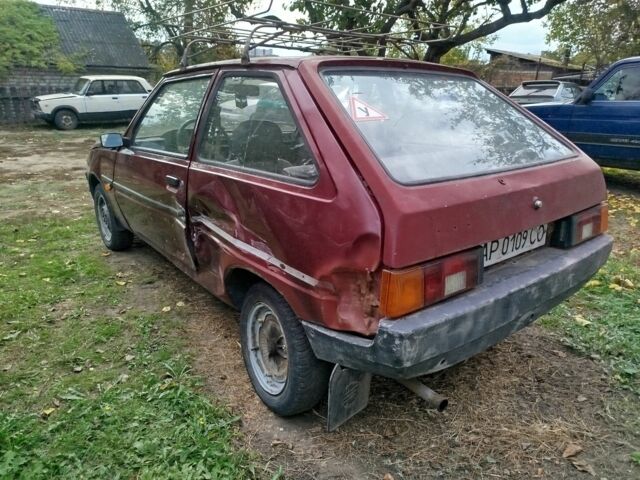 Красный ЗАЗ 1102 Таврия, объемом двигателя 1.2 л и пробегом 100 тыс. км за 288 $, фото 3 на Automoto.ua