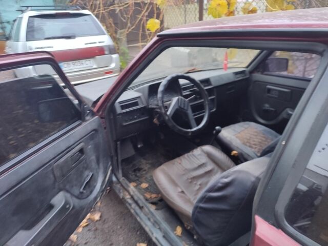 Красный ЗАЗ 1102 Таврия, объемом двигателя 1.1 л и пробегом 100 тыс. км за 400 $, фото 3 на Automoto.ua