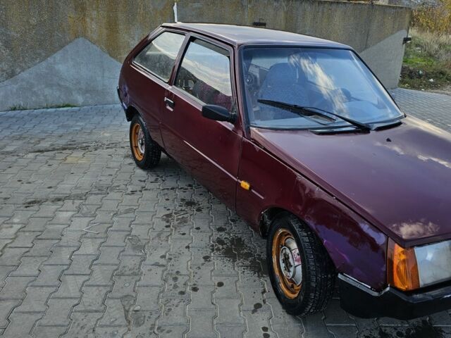 Красный ЗАЗ 1102 Таврия, объемом двигателя 1 л и пробегом 200 тыс. км за 476 $, фото 2 на Automoto.ua