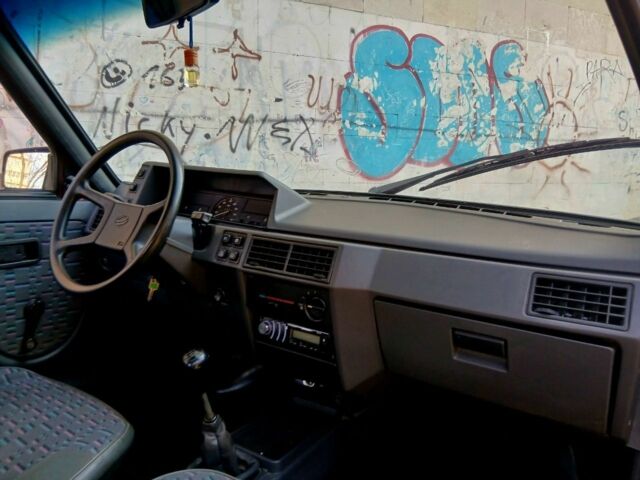 Красный ЗАЗ 1102 Таврия, объемом двигателя 1.1 л и пробегом 111 тыс. км за 1500 $, фото 2 на Automoto.ua