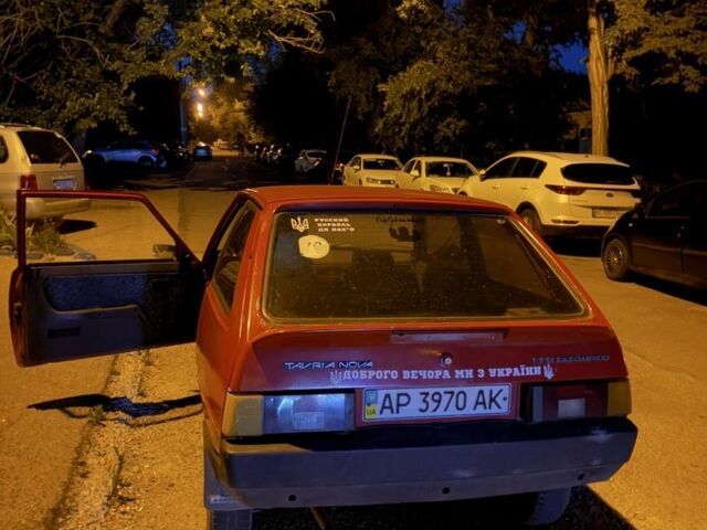 Красный ЗАЗ 1102 Таврия, объемом двигателя 1.1 л и пробегом 24 тыс. км за 301 $, фото 2 на Automoto.ua
