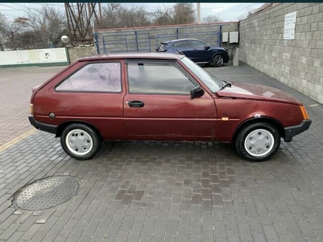 Красный ЗАЗ 1102 Таврия, объемом двигателя 1.1 л и пробегом 24 тыс. км за 700 $, фото 3 на Automoto.ua