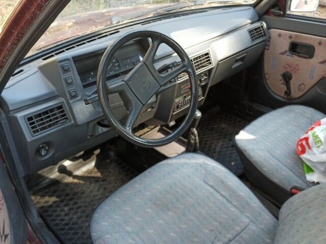 Красный ЗАЗ 1102 Таврия, объемом двигателя 1.1 л и пробегом 60 тыс. км за 850 $, фото 3 на Automoto.ua