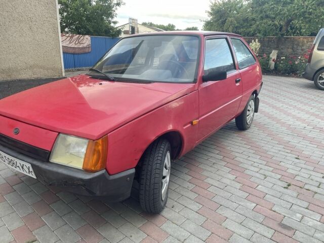 Красный ЗАЗ 1102 Таврия, объемом двигателя 1.1 л и пробегом 22 тыс. км за 700 $, фото 2 на Automoto.ua