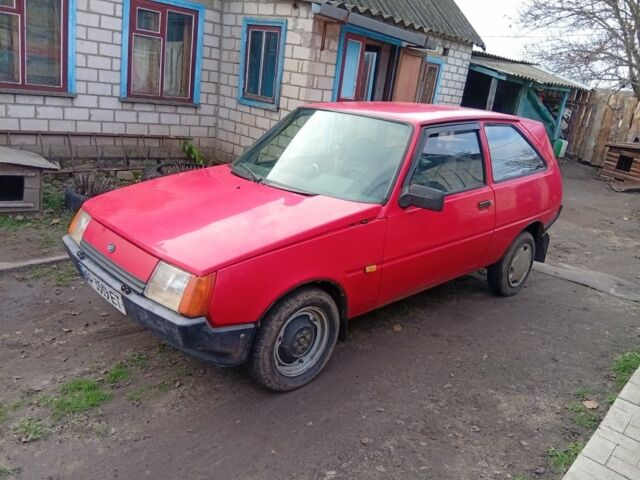 Красный ЗАЗ 1102 Таврия, объемом двигателя 1.1 л и пробегом 111 тыс. км за 800 $, фото 1 на Automoto.ua