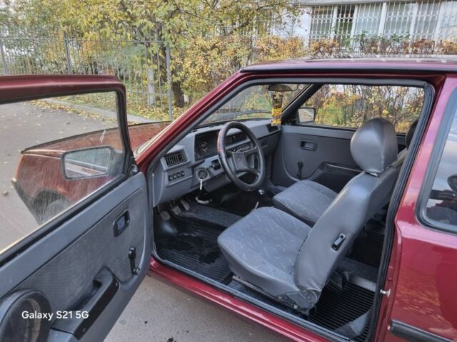 Красный ЗАЗ 1102 Таврия, объемом двигателя 1.1 л и пробегом 155 тыс. км за 1099 $, фото 5 на Automoto.ua