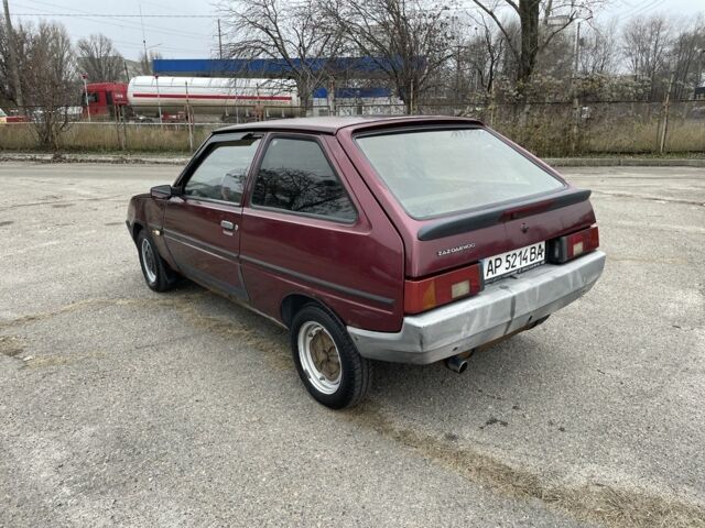 Красный ЗАЗ 1102 Таврия, объемом двигателя 0 л и пробегом 200 тыс. км за 366 $, фото 3 на Automoto.ua