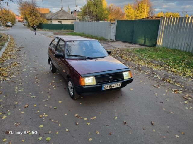 Красный ЗАЗ 1102 Таврия, объемом двигателя 1.1 л и пробегом 155 тыс. км за 1099 $, фото 15 на Automoto.ua