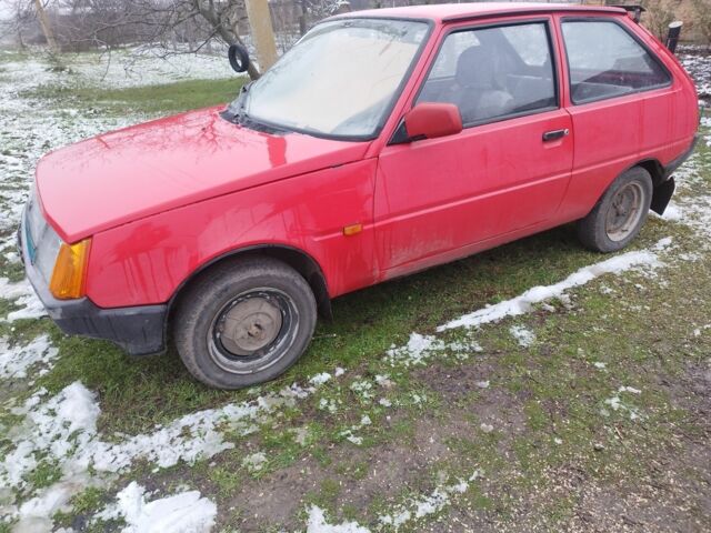 Красный ЗАЗ 1102 Таврия, объемом двигателя 1.1 л и пробегом 156 тыс. км за 600 $, фото 1 на Automoto.ua