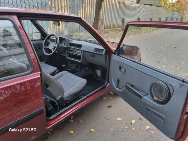 Красный ЗАЗ 1102 Таврия, объемом двигателя 1.1 л и пробегом 155 тыс. км за 1099 $, фото 6 на Automoto.ua