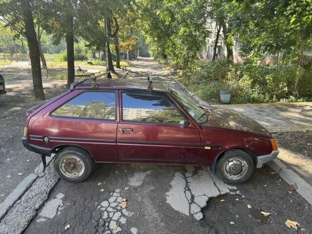 Красный ЗАЗ 1102 Таврия, объемом двигателя 1.1 л и пробегом 181 тыс. км за 700 $, фото 2 на Automoto.ua
