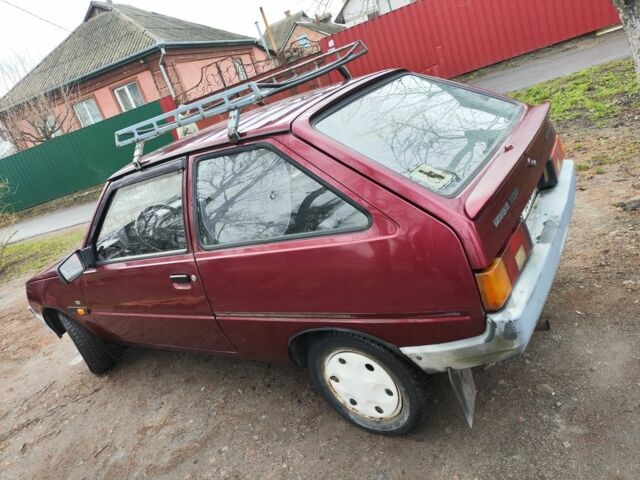 Красный ЗАЗ 1102 Таврия, объемом двигателя 1.1 л и пробегом 130 тыс. км за 1300 $, фото 3 на Automoto.ua