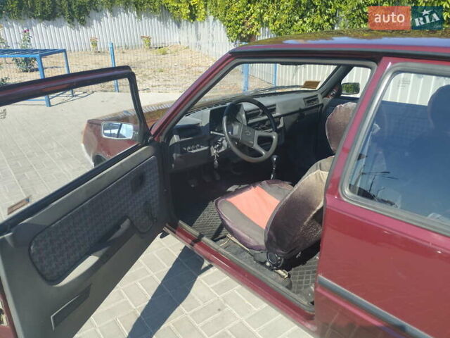 Красный ЗАЗ 1102 Таврия, объемом двигателя 1.2 л и пробегом 179 тыс. км за 600 $, фото 6 на Automoto.ua