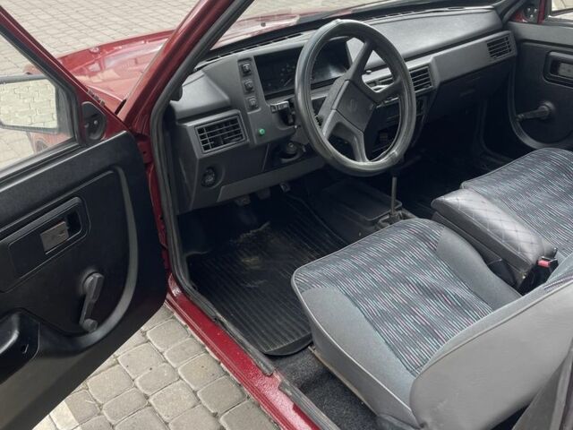 Червоний ЗАЗ 1102 Таврія, об'ємом двигуна 1.2 л та пробігом 100 тис. км за 799 $, фото 7 на Automoto.ua