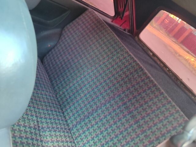 Красный ЗАЗ 1102 Таврия, объемом двигателя 1 л и пробегом 254 тыс. км за 572 $, фото 8 на Automoto.ua