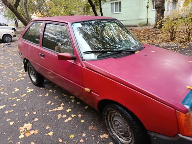 ЗАЗ 1102 Таврия 2002 в Днепре (Днепропетровске) на Automoto.ua Красный ЗАЗ 1102 Таврия, объемом двигателя 1.1 л и пробегом 70 тыс. км за 832 $, фото 4 на Automoto.ua