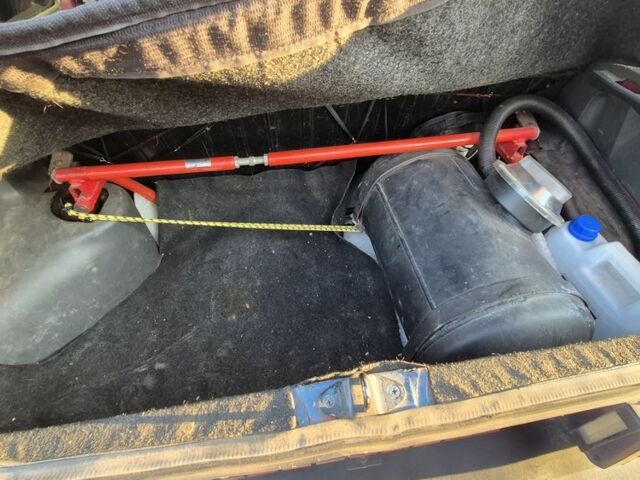 Красный ЗАЗ 1102 Таврия, объемом двигателя 1.2 л и пробегом 269 тыс. км за 750 $, фото 7 на Automoto.ua