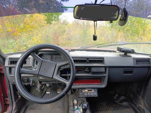 ЗАЗ 1102 Таврия 2002 в Днепре (Днепропетровске) на Automoto.ua Красный ЗАЗ 1102 Таврия, объемом двигателя 1.1 л и пробегом 300 тыс. км за 621 $, фото 5 на Automoto.ua