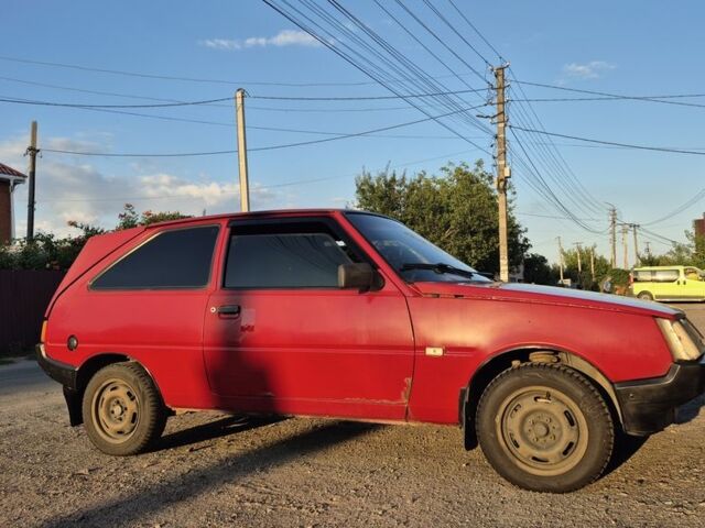 Красный ЗАЗ 1102 Таврия, объемом двигателя 1.2 л и пробегом 269 тыс. км за 750 $, фото 1 на Automoto.ua