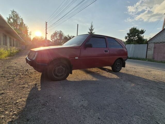 Красный ЗАЗ 1102 Таврия, объемом двигателя 1.2 л и пробегом 269 тыс. км за 750 $, фото 4 на Automoto.ua