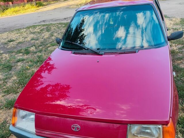 Красный ЗАЗ 1102 Таврия, объемом двигателя 1 л и пробегом 254 тыс. км за 572 $, фото 5 на Automoto.ua