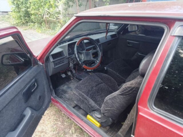 Красный ЗАЗ 1102 Таврия, объемом двигателя 1.2 л и пробегом 291 тыс. км за 750 $, фото 2 на Automoto.ua