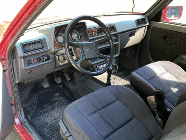 Красный ЗАЗ 1102 Таврия, объемом двигателя 1.2 л и пробегом 250 тыс. км за 750 $, фото 7 на Automoto.ua