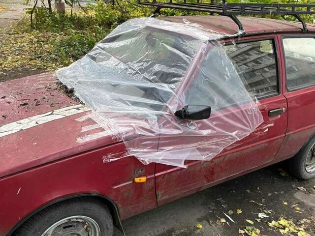 Красный ЗАЗ 1102 Таврия, объемом двигателя 1.2 л и пробегом 260 тыс. км за 191 $, фото 1 на Automoto.ua