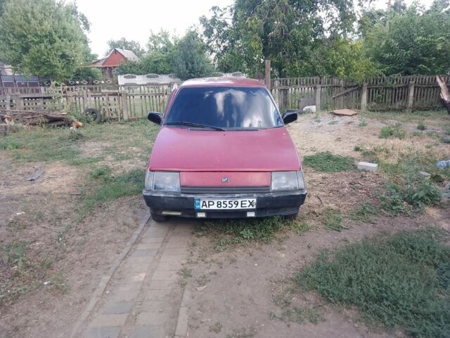 Красный ЗАЗ 1102 Таврия, объемом двигателя 1.2 л и пробегом 291 тыс. км за 750 $, фото 1 на Automoto.ua