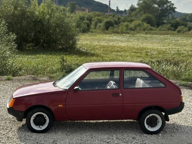 Красный ЗАЗ 1102 Таврия, объемом двигателя 0 л и пробегом 100 тыс. км за 600 $, фото 3 на Automoto.ua