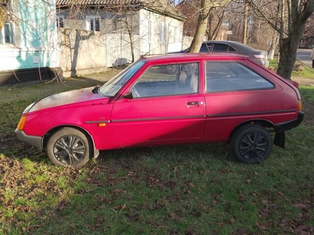 Червоний ЗАЗ 1102 Таврія, об'ємом двигуна 1.2 л та пробігом 100 тис. км за 1000 $, фото 1 на Automoto.ua