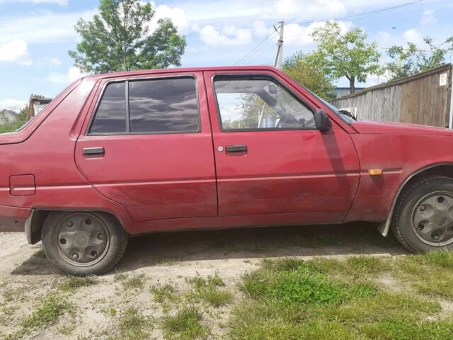 Красный ЗАЗ 1102 Таврия, объемом двигателя 1.2 л и пробегом 200 тыс. км за 721 $, фото 2 на Automoto.ua