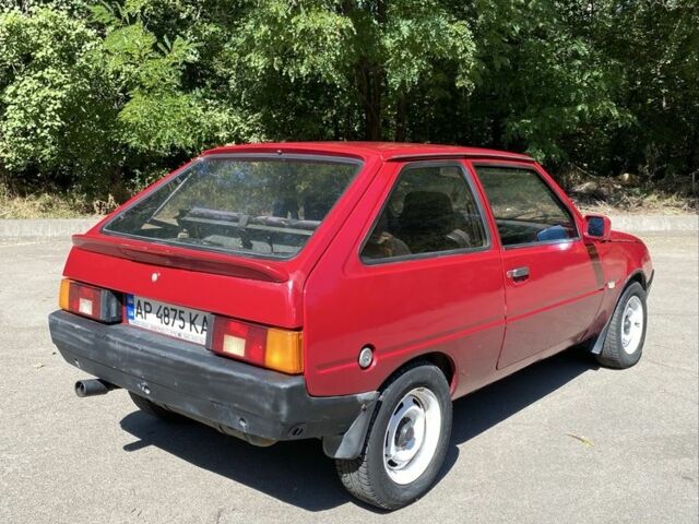 Красный ЗАЗ 1102 Таврия, объемом двигателя 1.2 л и пробегом 250 тыс. км за 750 $, фото 4 на Automoto.ua