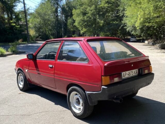 Красный ЗАЗ 1102 Таврия, объемом двигателя 1.2 л и пробегом 250 тыс. км за 750 $, фото 3 на Automoto.ua