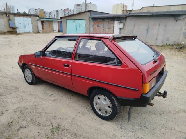 Красный ЗАЗ 1102 Таврия, объемом двигателя 1.1 л и пробегом 140 тыс. км за 958 $, фото 2 на Automoto.ua