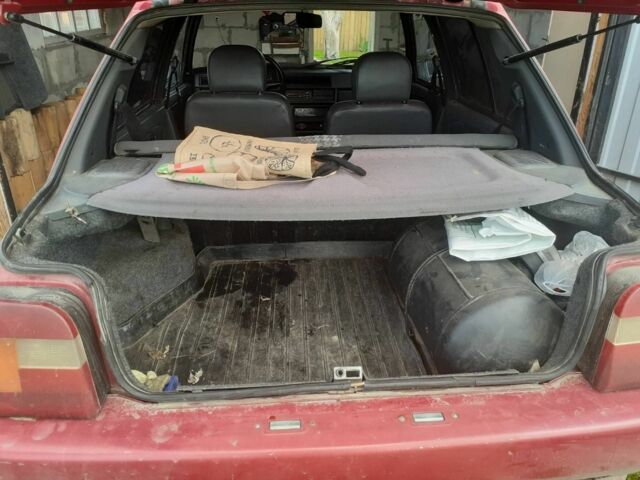 Красный ЗАЗ 1102 Таврия, объемом двигателя 1.2 л и пробегом 200 тыс. км за 721 $, фото 4 на Automoto.ua