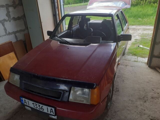 Красный ЗАЗ 1102 Таврия, объемом двигателя 1.2 л и пробегом 200 тыс. км за 721 $, фото 1 на Automoto.ua