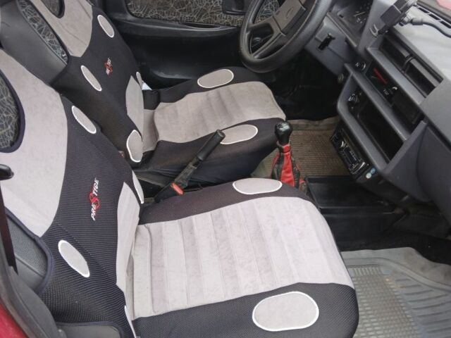 Красный ЗАЗ 1102 Таврия, объемом двигателя 1.2 л и пробегом 180 тыс. км за 700 $, фото 3 на Automoto.ua