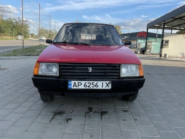Красный ЗАЗ 1102 Таврия, объемом двигателя 1.1 л и пробегом 199 тыс. км за 550 $, фото 1 на Automoto.ua
