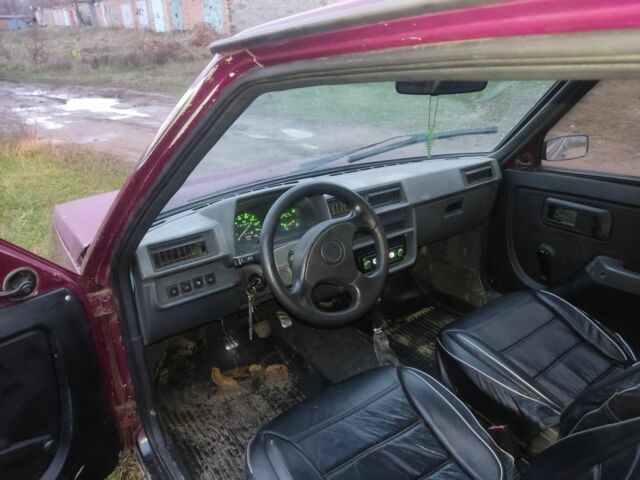 Красный ЗАЗ 1102 Таврия, объемом двигателя 1.1 л и пробегом 1 тыс. км за 500 $, фото 2 на Automoto.ua