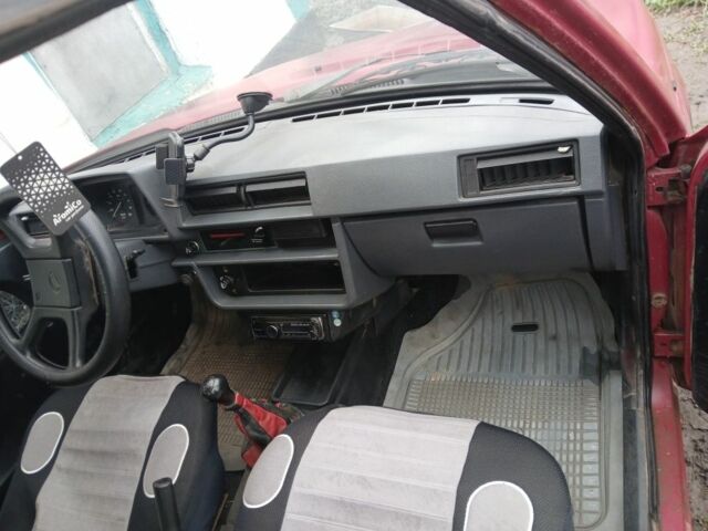 Красный ЗАЗ 1102 Таврия, объемом двигателя 1.2 л и пробегом 180 тыс. км за 700 $, фото 4 на Automoto.ua