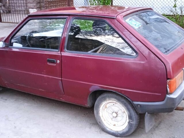 Красный ЗАЗ 1102 Таврия, объемом двигателя 1.1 л и пробегом 147 тыс. км за 898 $, фото 4 на Automoto.ua