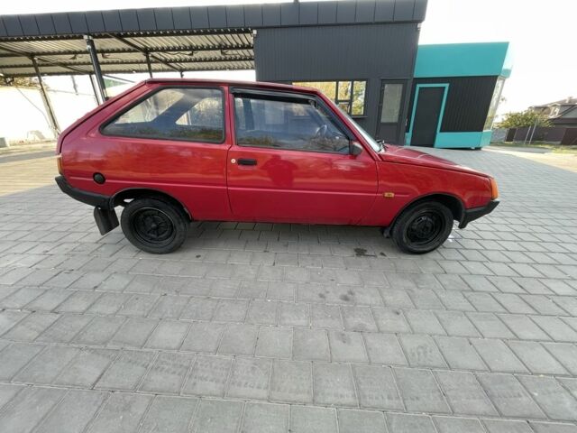 Красный ЗАЗ 1102 Таврия, объемом двигателя 1.1 л и пробегом 199 тыс. км за 500 $, фото 2 на Automoto.ua