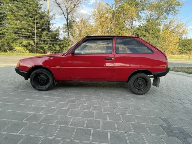 Красный ЗАЗ 1102 Таврия, объемом двигателя 1.1 л и пробегом 199 тыс. км за 500 $, фото 4 на Automoto.ua