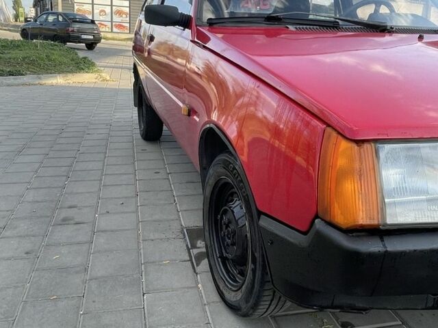 Красный ЗАЗ 1102 Таврия, объемом двигателя 1.1 л и пробегом 199 тыс. км за 550 $, фото 9 на Automoto.ua
