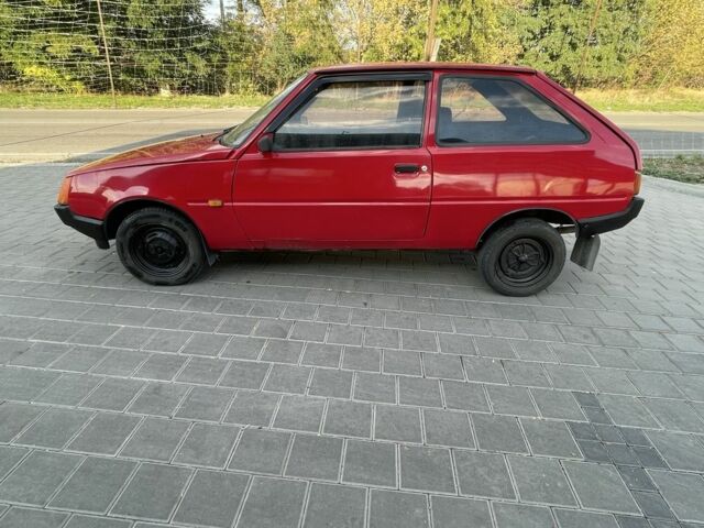 Красный ЗАЗ 1102 Таврия, объемом двигателя 1.1 л и пробегом 199 тыс. км за 500 $, фото 5 на Automoto.ua