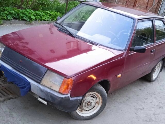 Красный ЗАЗ 1102 Таврия, объемом двигателя 1.1 л и пробегом 147 тыс. км за 898 $, фото 2 на Automoto.ua