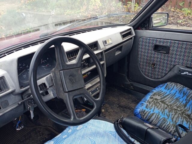 Червоний ЗАЗ 1102 Таврія, об'ємом двигуна 0 л та пробігом 190 тис. км за 594 $, фото 3 на Automoto.ua