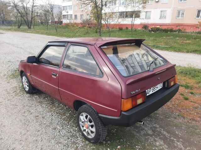 Красный ЗАЗ 1102 Таврия, объемом двигателя 1.2 л и пробегом 160 тыс. км за 850 $, фото 3 на Automoto.ua
