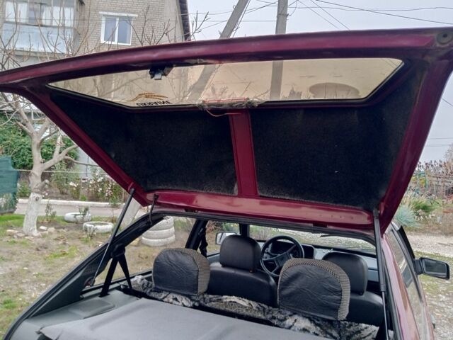 Красный ЗАЗ 1102 Таврия, объемом двигателя 1.2 л и пробегом 194 тыс. км за 950 $, фото 16 на Automoto.ua